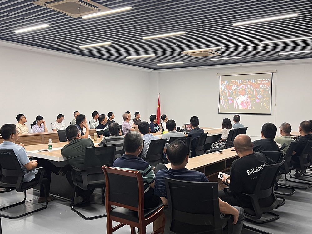 出往廣東惠州塑料PP PE卡板破碎清洗回收生產(chǎn)線